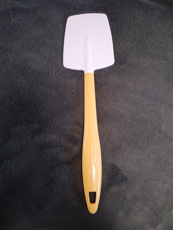 Rubbermaid Other - Rubbermaid Rubber Spatula/Scraper Has Section In Handle For Hanging